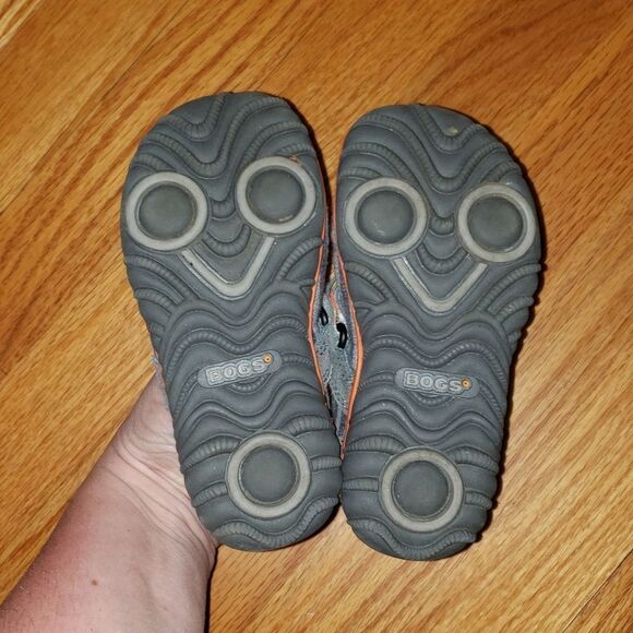 Bogs Girls Mary Jane’s in Gray and Orange - Picture 7 of 8